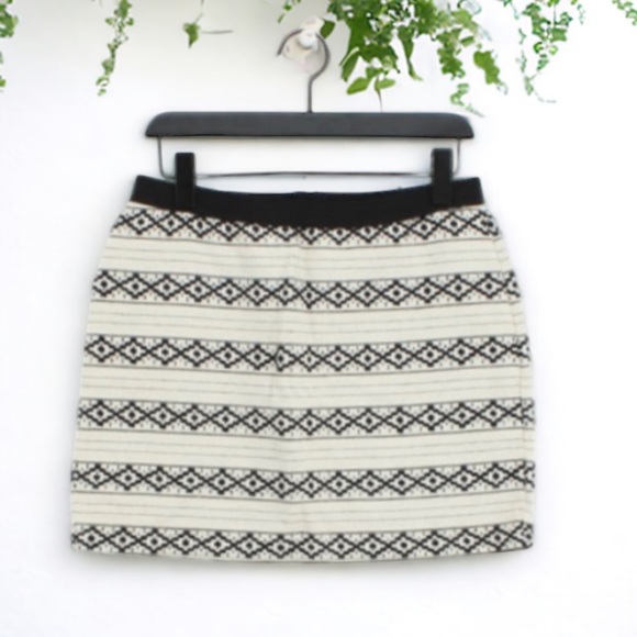 GAP BLACK AND CREAM MINI SKIRT SIZE 10 - Picture 4 of 9